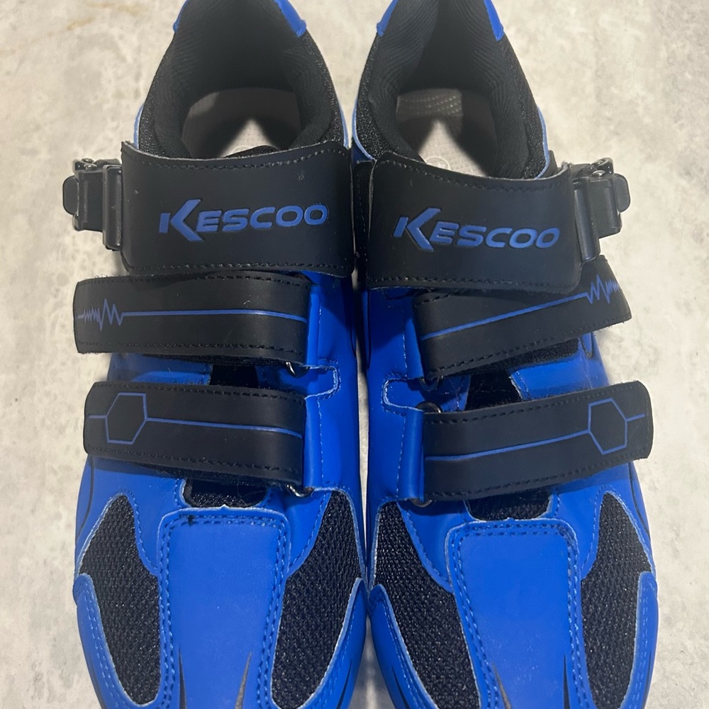 Kescoo Cycling‎ Shoes women’s size 10 1/2 or men’s size 8 1/2.